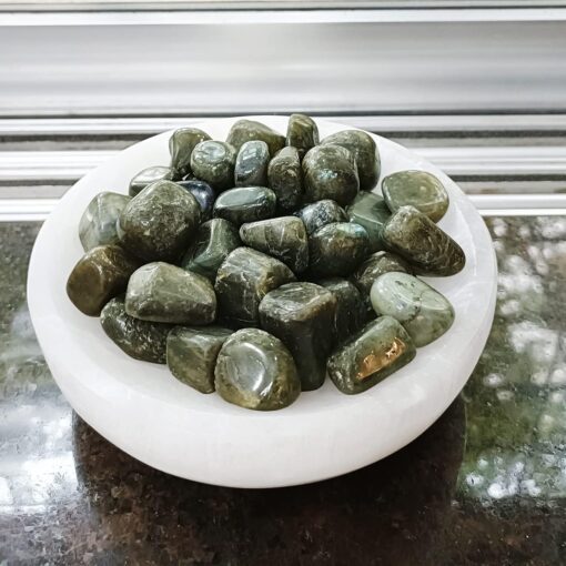Labradorite Tumbled Stones Kit for Reiki Healing and Energy Balance - Chakra Alignment and Feng Shui Home Decor - 100 Grams - Image 2